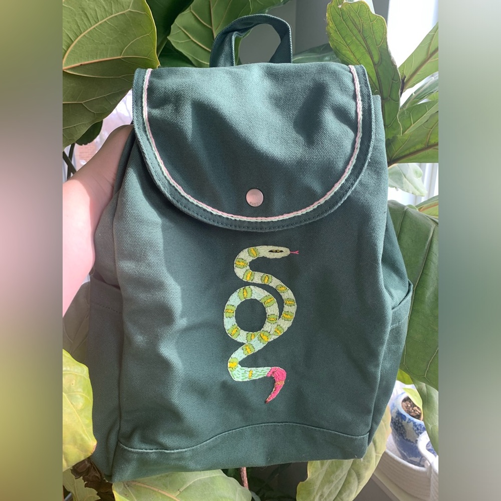 BAGGU - Teal green snake snap backpack - Hand embroidery - New with Tags - Picture 7 of 12
